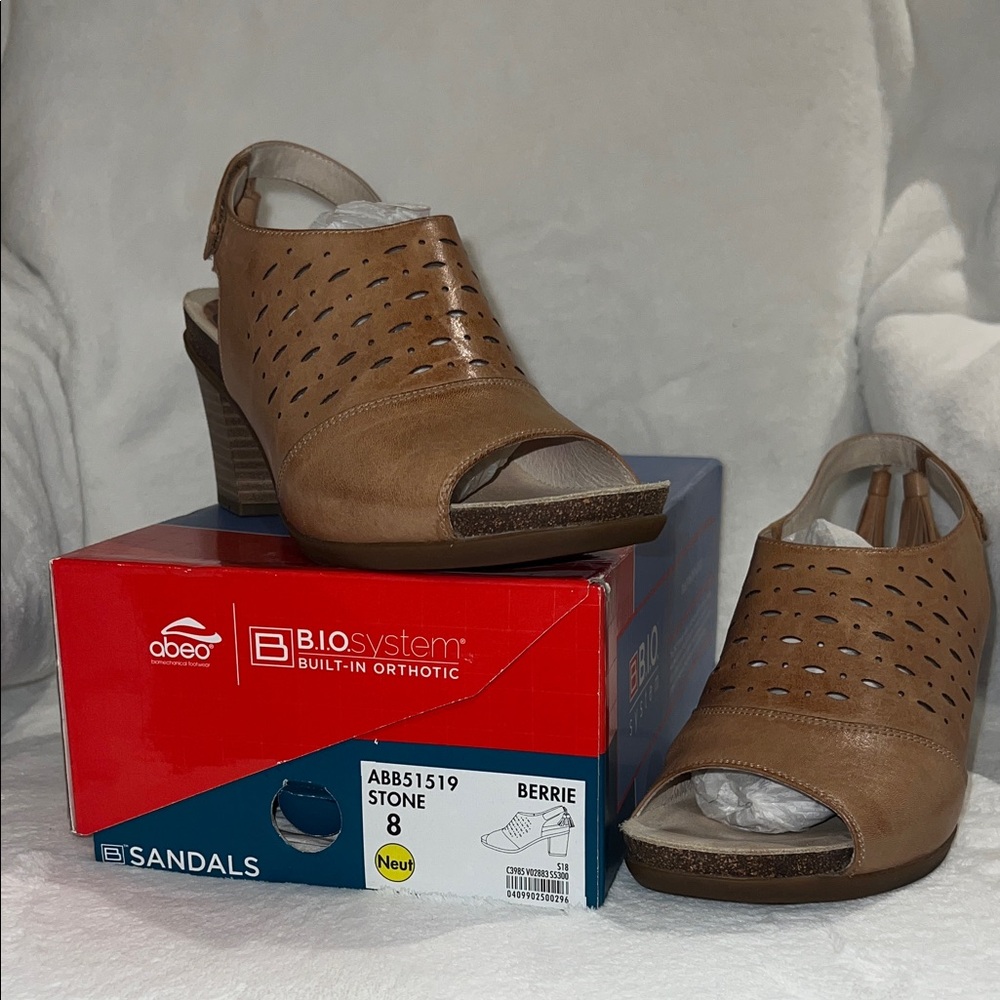 Abeo Women's Brown Peep-Toe Sandals